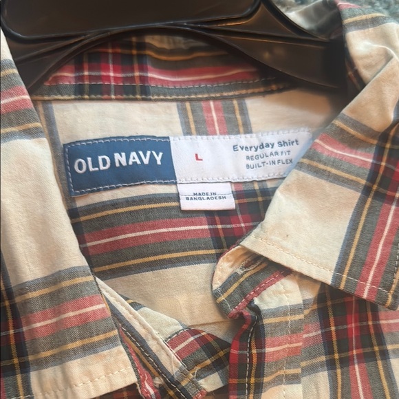 Old Navy Red and Cream Casual Button Down Shirt - Picture 3 of 4